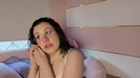 Snapshot of charlote__miller chatting on October 1, 2025, 11:27 am You honey online show from October 1, 2025, 11:27 am