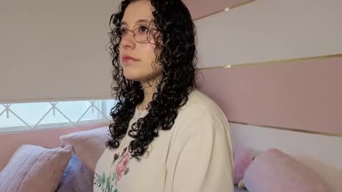 Snapshot of charlote__miller chatting on October 4, 2025, 11:19 am You honey online show from October 4, 2025, 11:19 am