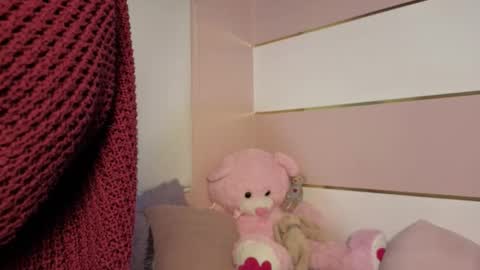 Snapshot of charlote__miller chatting on October 26, 2025, 11:42 pm You honey online show from October 26, 2025, 11:42 pm