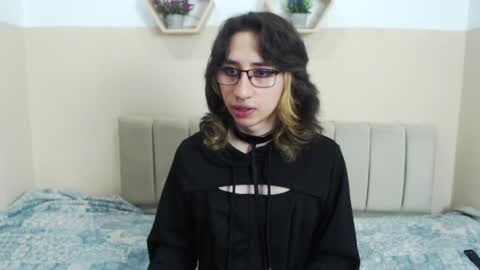 charlothe_dumont online show from May 13, 2026, 4:26 pm