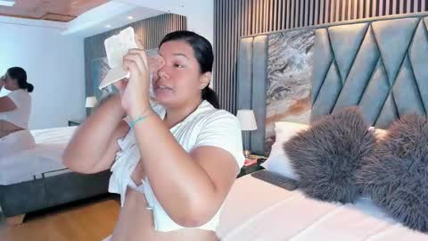 Charlott online show from December 2, 2025, 11:48 am