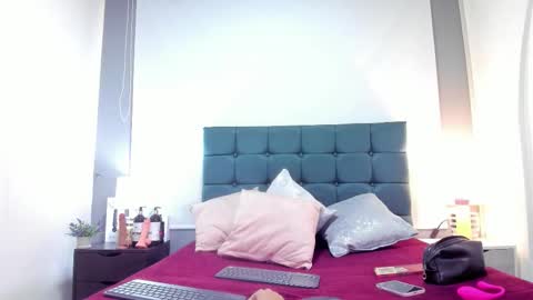 Charlott online show from November 5, 2025, 2:17 pm