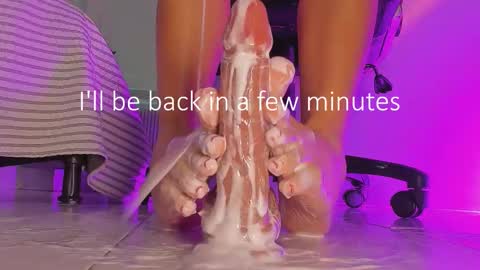 charlotte  grey online show from September 8, 2025, 7:35 pm