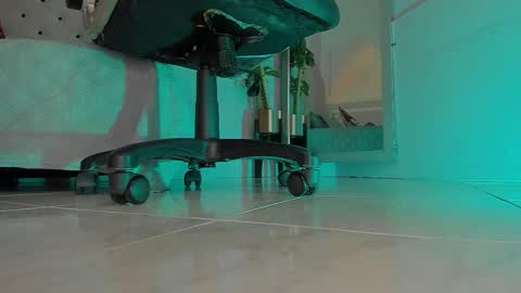 charlotte  grey online show from December 20, 2025, 8:38 pm