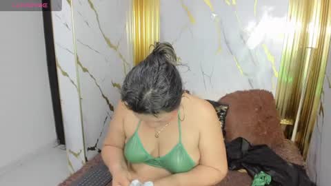 charlotte__milf online show from July 2, 2026, 7:09 pm