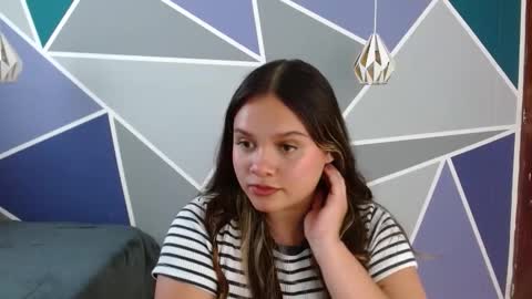 Charlotte  online show from September 28, 2025, 6:24 pm