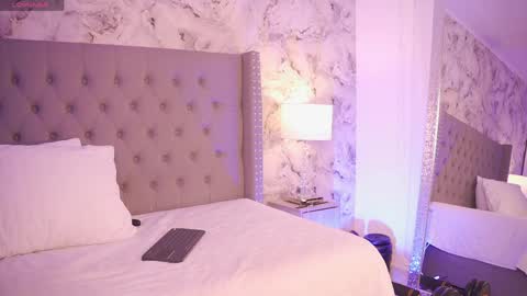 Charlotte online show from April 10, 2026, 2:39 am