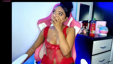 charlotte_walker1 online show from December 3, 2025, 7:12 pm