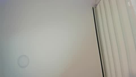 charlotte_williams_1 online show from November 22, 2025, 12:26 pm