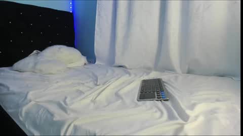 charlotte_xc online show from February 9, 2025, 7:49 am