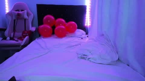 charlotte_xc online show from February 15, 2025, 7:16 am