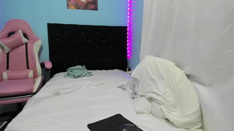 charlotte_xc online show from February 24, 2025, 1:13 am