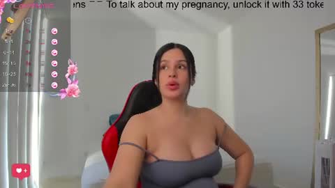 Snapshot of charlottecamgirls chatting on July 16, 2026, 12:22 pm Katherine online show from July 16, 2026, 12:22 pm
