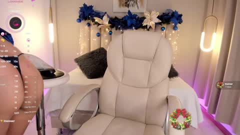 Snapshot of charlottedupontt chatting on December 14, 2024, 1:05 pm Charlotte online show from December 14, 2024, 1:05 pm