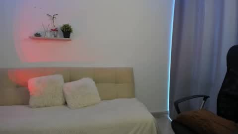 Snapshot of charlottelabouff chatting on April 5, 2026, 6:49 pm Charlotte online show from April 5, 2026, 6:49 pm