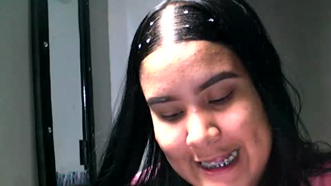 charlottequeen_21 online show from June 17, 2026, 7:26 pm