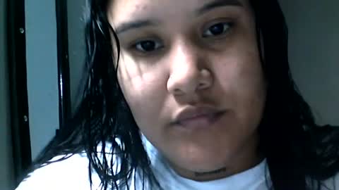 charlottequeen_21 online show from June 20, 2026, 2:03 am