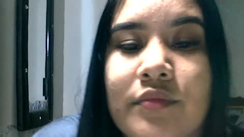 charlottequeen_21 online show from June 25, 2026, 3:06 am