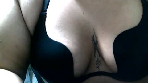 charlottequeen_21 online show from July 22, 2026, 1:08 am