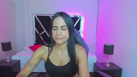 Snapshot of charlotthe_ee chatting on September 20, 2025, 6:53 pm online show from September 20, 2025, 6:53 pm