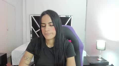 Snapshot of charlotthe_ee chatting on September 25, 2025, 7:17 pm online show from September 25, 2025, 7:17 pm