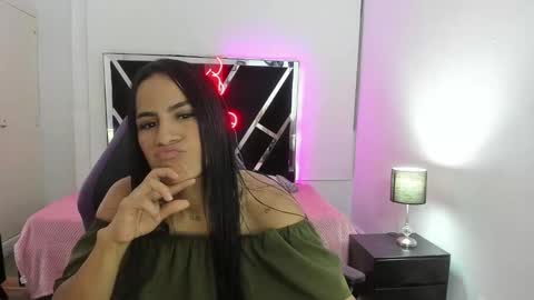 Snapshot of charlotthe_ee chatting on September 30, 2025, 7:41 pm online show from September 30, 2025, 7:41 pm
