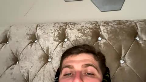 charmerboi2 online show from April 25, 2026, 9:23 am