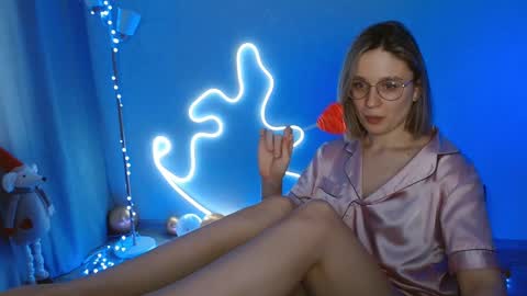 Snapshot of charming_beauty chatting on January 18, 2025, 3:20 am Michelle online show from January 18, 2025, 3:20 am