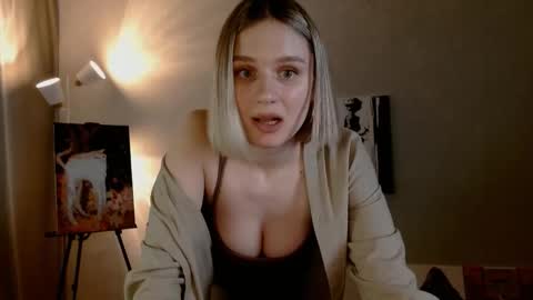 Snapshot of charming_beauty chatting on November 10, 2025, 6:45 am Michelle online show from November 10, 2025, 6:45 am