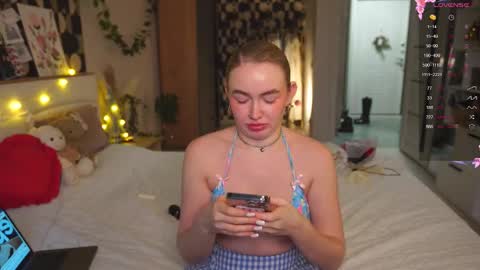 my fansly Charming daisy              My Wishlist  for new toys     online show from November 29, 2025, 8:50 am