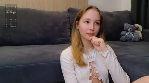 Snapshot of charming_evaa chatting on April 21, 2026, 1:53 am Eva online show from April 21, 2026, 1:53 am