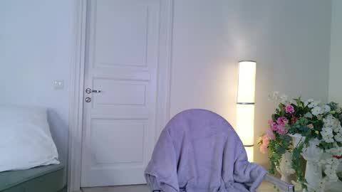 Snapshot of charming_ruru chatting on April 5, 2026, 6:10 am Ruru online show from April 5, 2026, 6:10 am