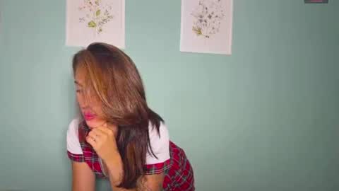 Snapshot of charmingaura chatting on September 14, 2025, 4:39 pm Mia online show from September 14, 2025, 4:39 pm