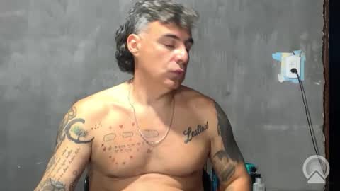 chato012 online show from November 9, 2025, 2:32 am