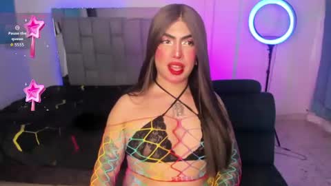 Snapshot of chaturmodels chatting on July 22, 2026, 10:34 pm Sophie online show from July 22, 2026, 10:34 pm