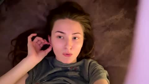 Bri online show from September 24, 2025, 3:32 am
