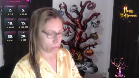 CHAYLA VICTORIA RUIZ  online show from November 2, 2025, 11:01 am