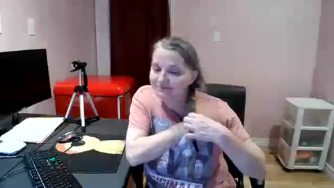 chealsiek online show from October 31, 2025, 12:55 am