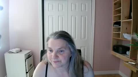 chealsiek online show from April 12, 2026, 3:00 am