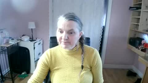 chealsiek online show from April 18, 2026, 10:32 pm