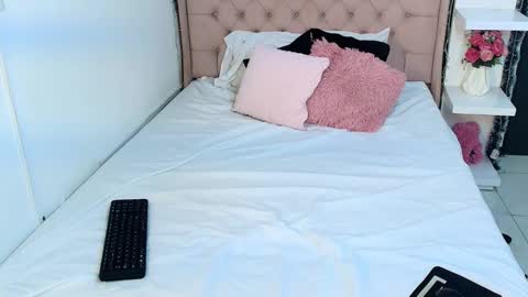Snapshot of cheerry_moon chatting on March 25, 2026, 9:32 pm cheerry_moon online show from March 25, 2026, 9:32 pm