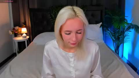 cheezy_cream online show from December 3, 2025, 4:20 am