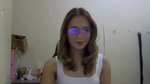 chelly4u69 online show from September 21, 2025, 4:47 am