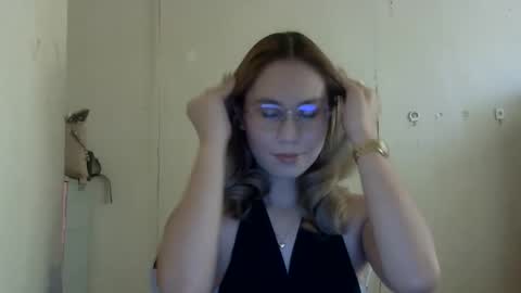 chelly4u69 online show from November 2, 2025, 4:04 am