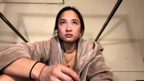 chellybear101 online show from December 4, 2024, 11:57 pm