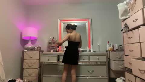 cherliecarmen online show from December 13, 2025, 8:47 pm