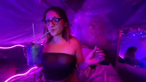 cherrieamaretto online show from September 10, 2025, 2:39 pm