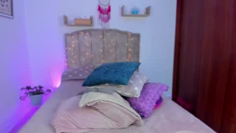 cherries_and_wine_ online show from December 2, 2024, 7:16 pm