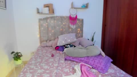 cherries_and_wine_ online show from February 6, 2025, 11:37 pm