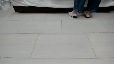 Emma  online show from November 23, 2025, 11:21 am